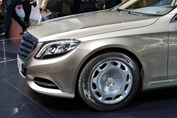 Mercedes trình làng xe đắt hơn Rolls-Royce 9