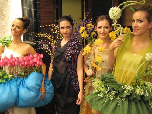 Lạ đời nghề làm hoa hậu giả ở Trung Quốc 3