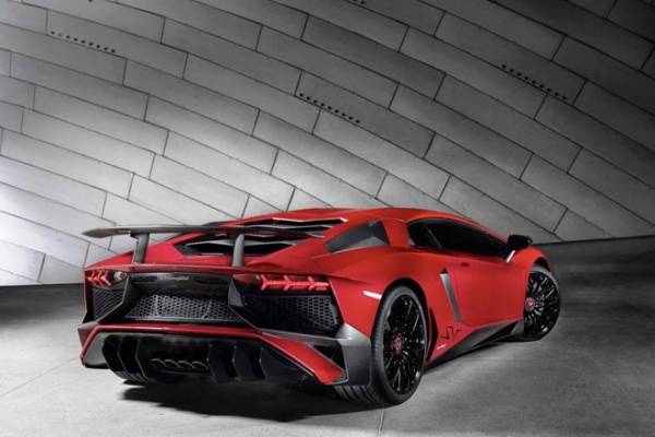 Lamborghini giới thiệu Aventador SV sức mạnh 750 mã lực 3