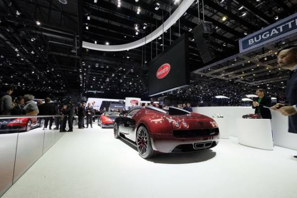 Bugatti Veyron đầu tiên và cuối cùng xuất hiện tại Geneva 2
