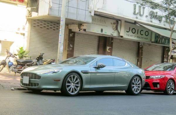 Siêu xe Aston Martin Rapide tái xuất trên đường Sài Gòn 6