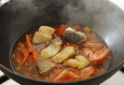 Cách nấu canh cá cà chua thơm ngon thanh mát 8
