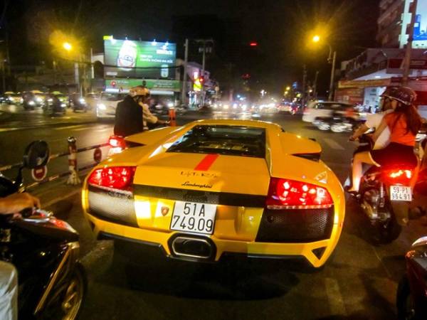 Loạt siêu xe đi chơi Tết Ất Mùi tại Sài Gòn 5