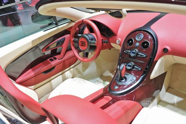 Bugatti Veyron đầu tiên và cuối cùng xuất hiện tại Geneva 6