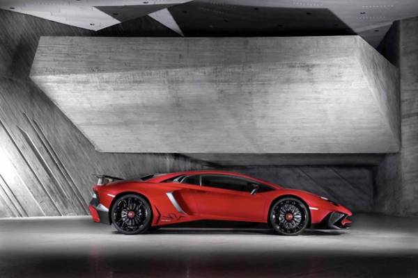 Lamborghini giới thiệu Aventador SV sức mạnh 750 mã lực 2