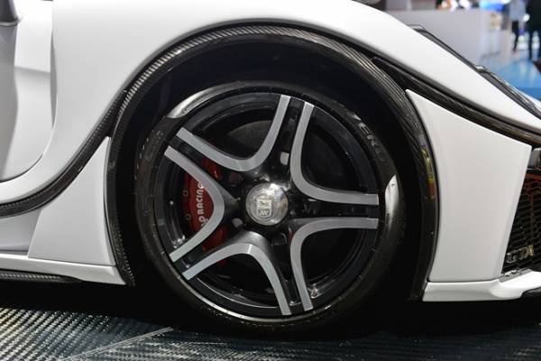Cận cảnh siêu xe GTA Spano 2015 8