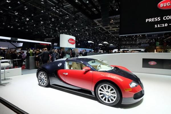 Bugatti Veyron đầu tiên và cuối cùng xuất hiện tại Geneva 7