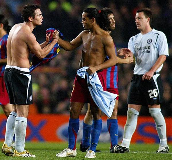 Đội hình Champions League trong mơ của Ronaldinho 7