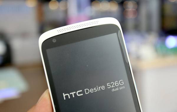 Đập hộp smartphone tầm trung mới nhất của HTC - Desire 526G 5