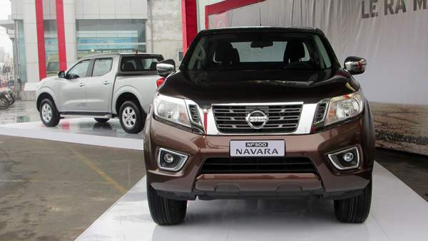 Nissan Navara phiên bản mới có giá từ 645 triệu đồng
