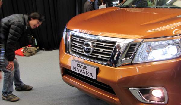 Nissan Navara phiên bản mới có giá từ 645 triệu đồng 2