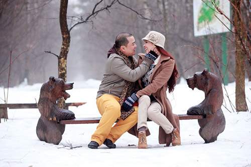 Vợ chồng Thúy Hạnh - Minh Khang lãng mạn trên tuyết 12