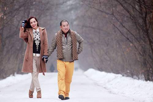 Vợ chồng Thúy Hạnh - Minh Khang lãng mạn trên tuyết 6