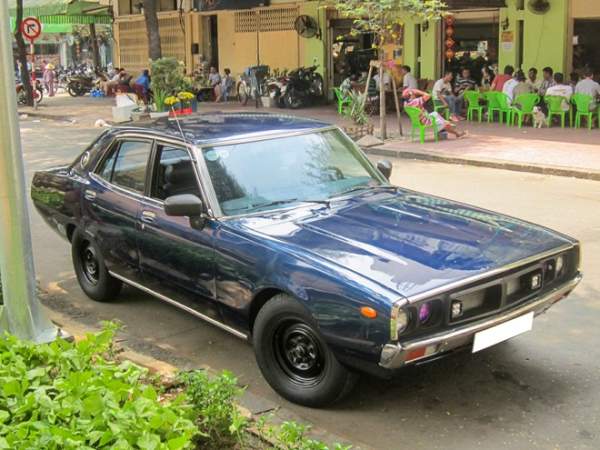 Xế cổ hàng độc Nissan Datsun 240K GT tại Sài Gòn 4