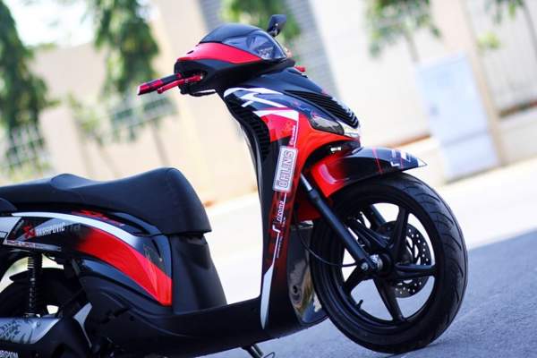 Honda SH 2010 sơn tem đấu của biker Sài Gòn 3