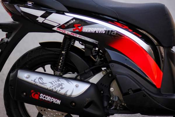 Honda SH 2010 sơn tem đấu của biker Sài Gòn 4