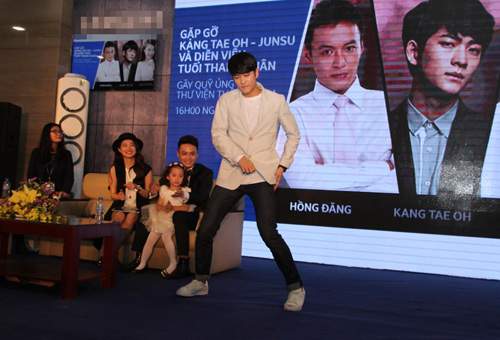 Kang Tae Oh của Tuổi thanh xuân bị "bao vây" tại HN 36