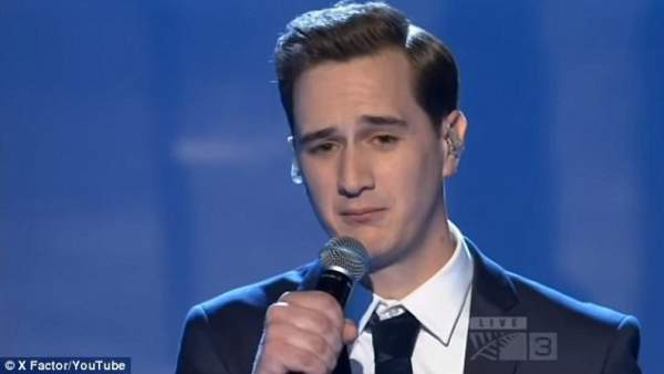 Giám khảo X Factor bị đuổi vì bắt nạt thí sinh 3