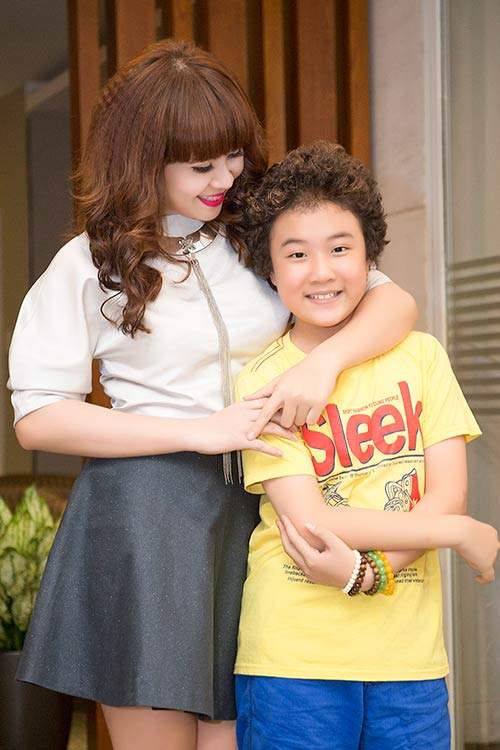 Lưu Thiên Hương xinh đẹp bên "Doraemon tóc xù" 12