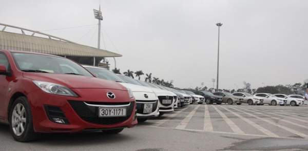 Câu lạc bộ những người trẻ chạy Mazda 3 ở Hà Nội 5