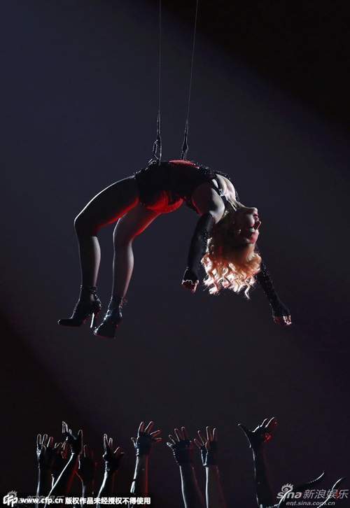 Madonna tung bộ ảnh "đá đểu" phim 50 sắc thái 6