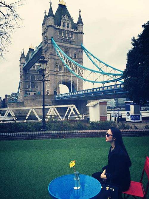 Linh Nga sành điệu đưa con gái đi du lịch London 6