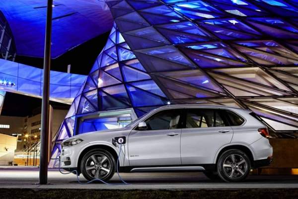 BMW X5 thêm phiên bản hybrid sạc điện 11