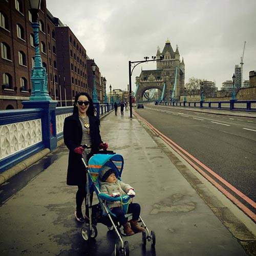 Linh Nga sành điệu đưa con gái đi du lịch London 3