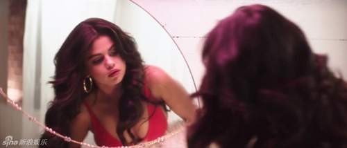 Selena Gomez quấn quít bạn trai tin đồn trong hộp đêm 3