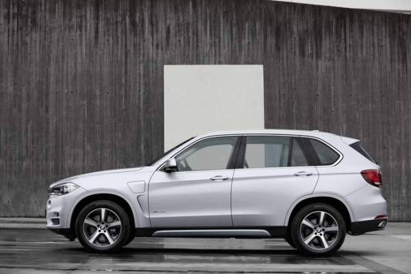 BMW X5 thêm phiên bản hybrid sạc điện 22