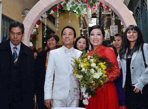 3 cô dâu tuổi 40 của showbiz Việt 6