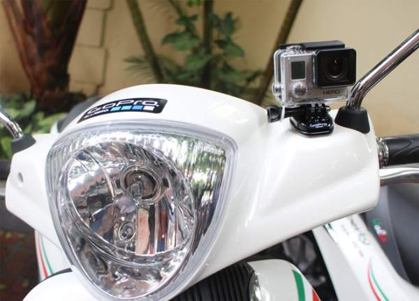 Piaggio Liberty gắn máy quay GoPro, giá không đổi 2