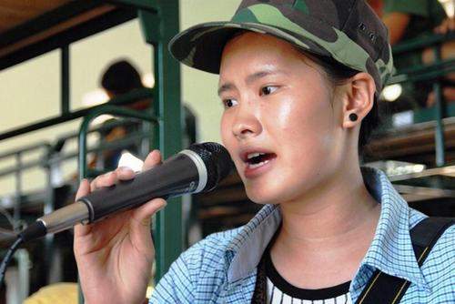 Hé lộ về "cô gái kẹo kéo” hát hit của Hồ Quỳnh Hương 2
