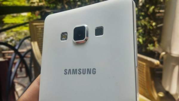 Samsung Galaxy A7 - smartphone mảnh mai nhưng mạnh mẽ 2