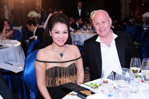 Chồng Thu Minh tặng vợ sợi dây chuyền 400 triệu 3