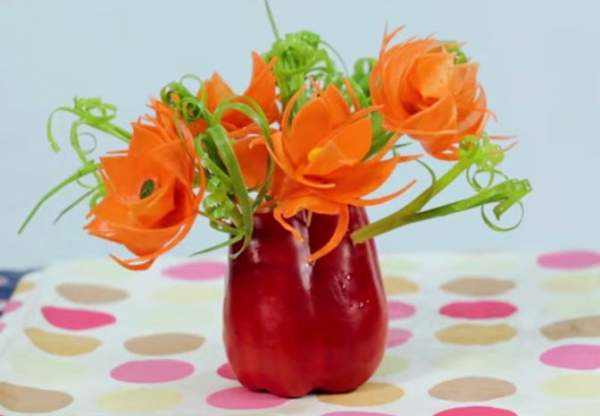 Cách tỉa hoa cà rốt đẹp lung linh cho mâm cỗ ngày Tết 13