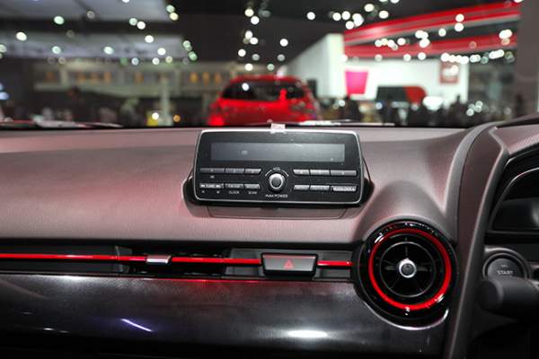 Mazda2 có thêm phiên bản nâng cấp cho năm 2015 13