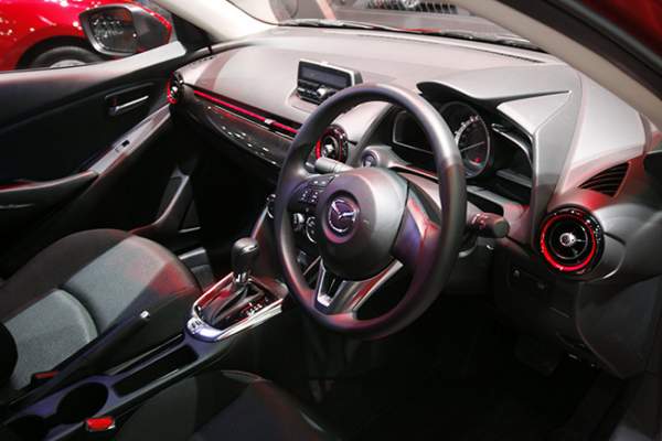 Mazda2 có thêm phiên bản nâng cấp cho năm 2015 8