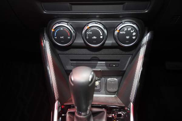 Mazda2 có thêm phiên bản nâng cấp cho năm 2015 14