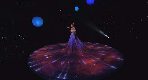 Tròn mắt trước váy đổi màu kỳ diệu của Jennifer Lopez 27