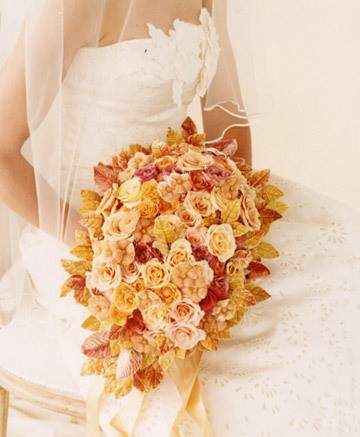 Những mẫu hoa cưới cầm tay phong cách cổ điển 11
