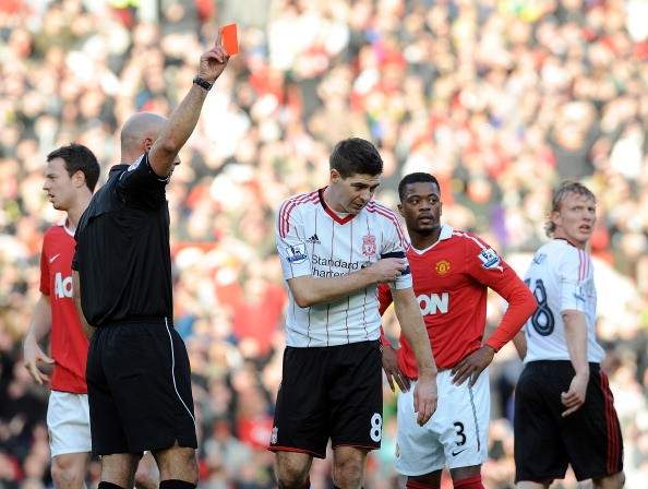 8 chiếc thẻ đỏ trong sự nghiệp của Steven Gerrard 6