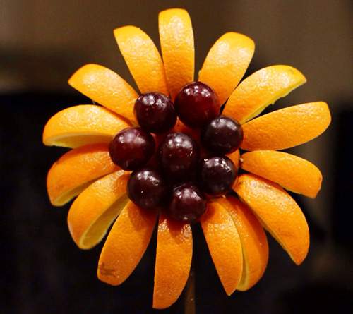Cách tỉa hoa hướng dương từ hoa quả cực đáng yêu 7