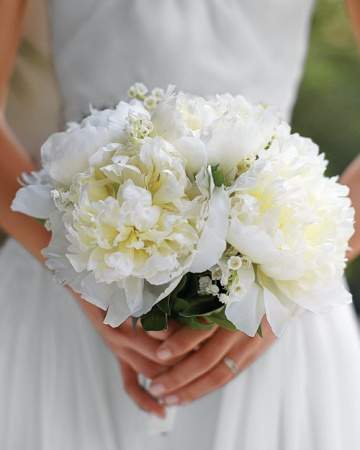 Những mẫu hoa cưới cầm tay phong cách cổ điển 5