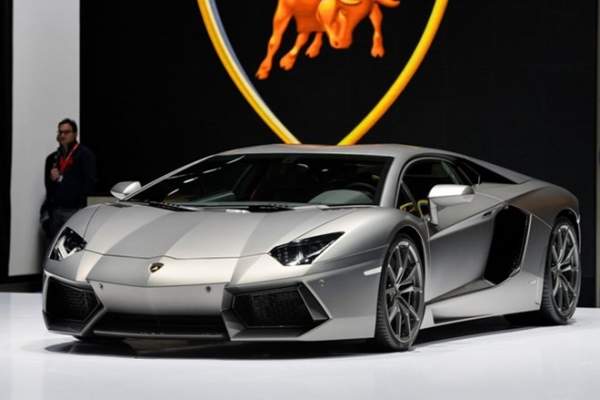 10 mẫu xe hơi đẹp hiện đại cho giới siêu giàu 10