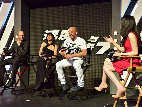 Thảm đỏ Bắc Kinh chào đón buổi công chiếu đầu tiên của “Fast & Furious 7” 6