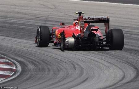 Vettel ngắt mạch chiến thắng của Mercedes 7
