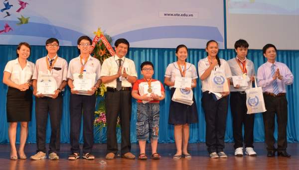 Học sinh TPHCM giành 2 giải Nhất Olympic Tài năng tiếng Anh 2