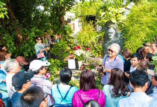 Nhà Trịnh Công Sơn ngập tràn hoa dịp giỗ 14 năm 9