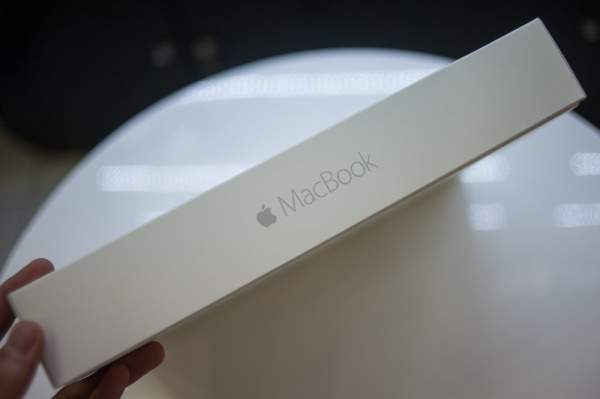 Macbook 12 inch bị “khoá” ngay khi xuất hiện tại Việt Nam 3